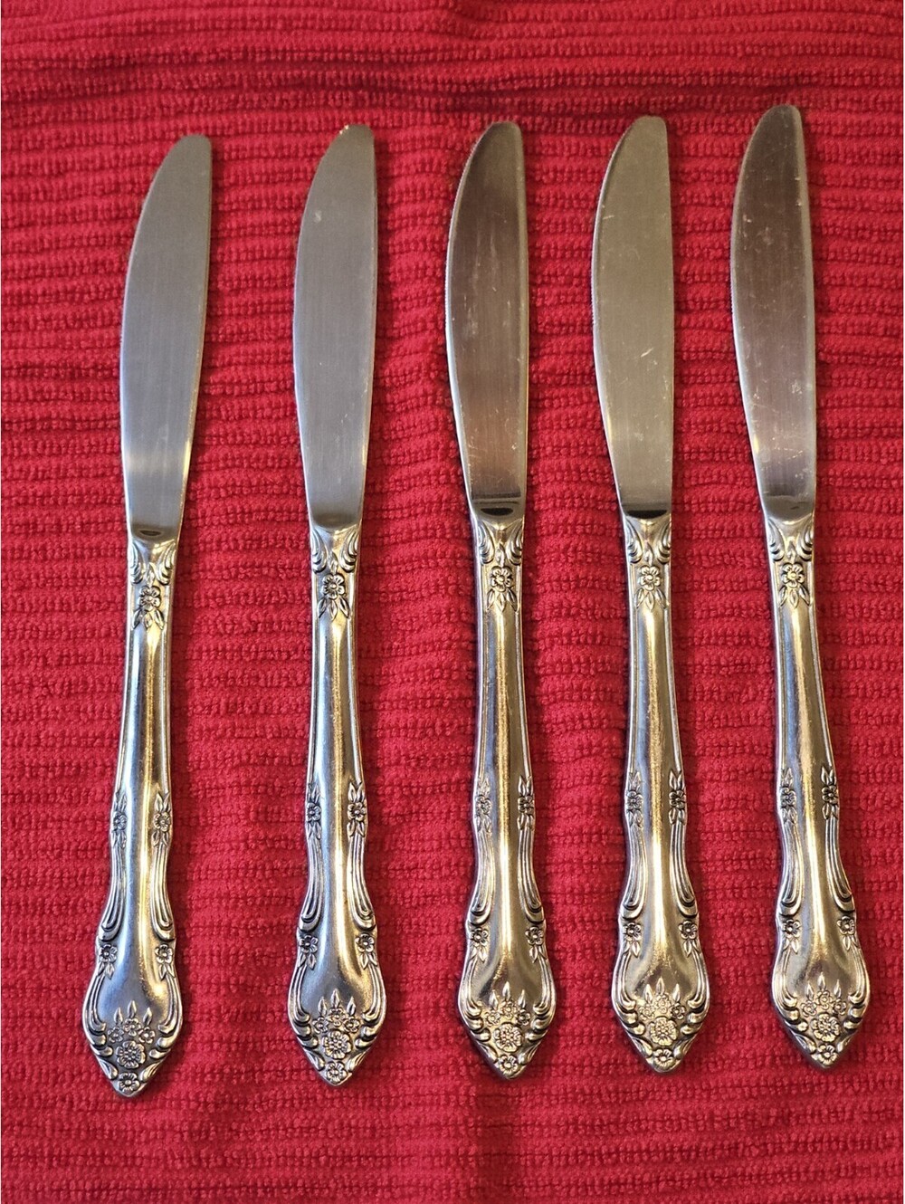 Vintage Rogers Co Stainless Korea DREAM ROSE Dinner Knives 8.5" Glossy Lot of 5